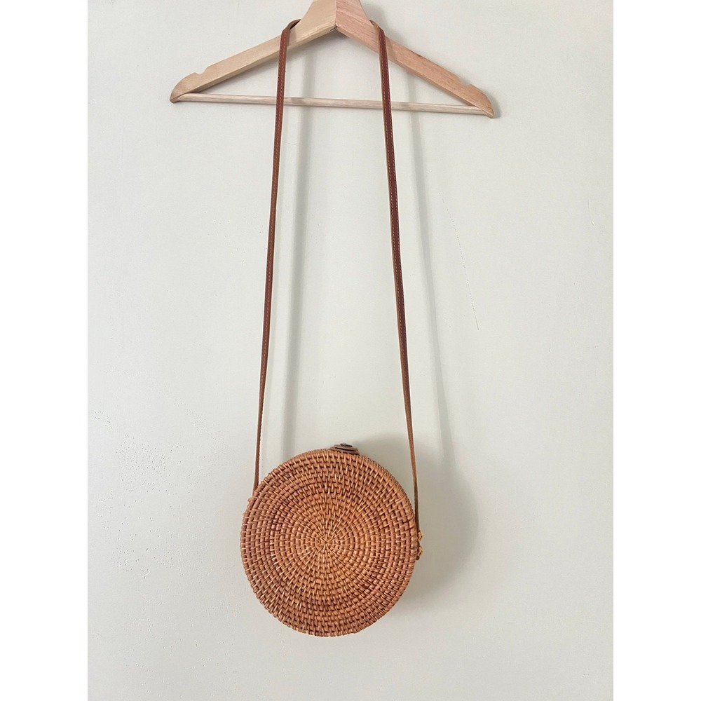 Boho Wicker Straw Circle Purse Crossbody Bag Fabric Lined Snap Closure Summer